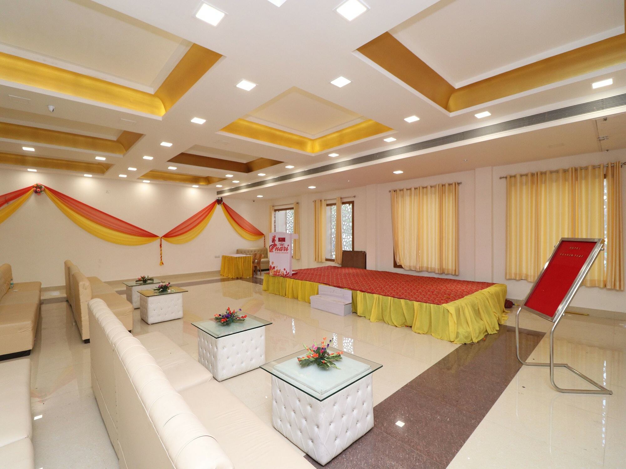 Oyo 13406 Hotel Golden Leaf Барели Экстерьер фото